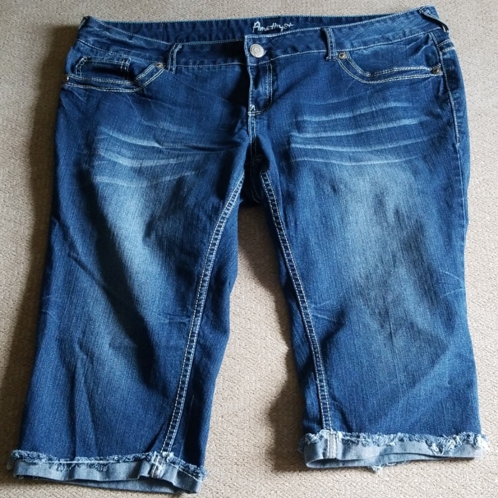 Amethyst jeans plus size capris 18 / 20 x 18